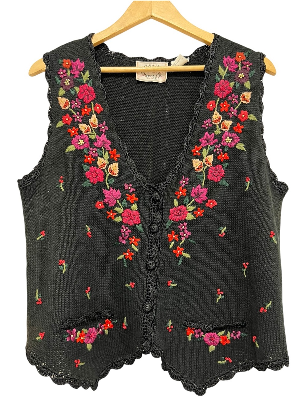 Vtg 90s ERIKA Black Floral Embroidered V-Neck Ramie/Cotton Sweater Vest Small